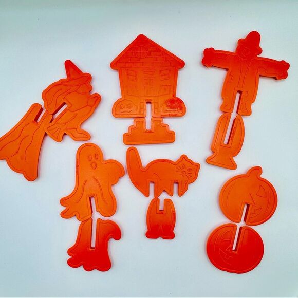 Halloween 3D Cookie Cutter Set 12 Cutters Make 6 Shapes Target 2007 - Picture 2 of 5